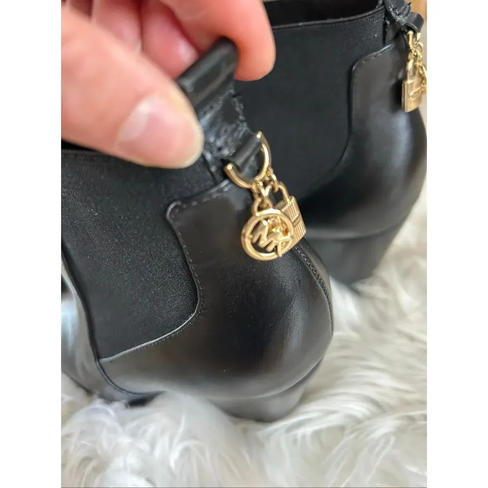 Michael kors black leather booties size 8.5 with charms in the back stylish mode - Picture 2 of 9
